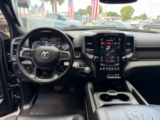 2020 Ram 1500 CREW CAB