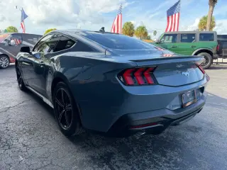 2025 Ford MUSTANG