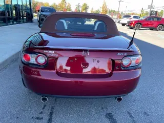Mazda MX-5 Miata 2007 Grand Touring 2dr Convertible (2L I4 6M)