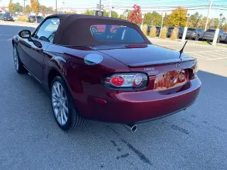 Mazda MX-5 Miata 2007 Grand Touring 2dr Convertible (2L I4 6M)