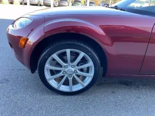 Mazda MX-5 Miata 2007 Grand Touring 2dr Convertible (2L I4 6M)