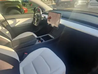 Tesla Model Y 2021 AWD Long Range 4dr Crossover
