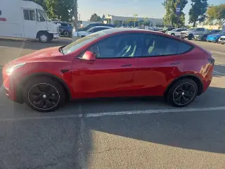 Tesla Model Y 2021 AWD Long Range 4dr Crossover