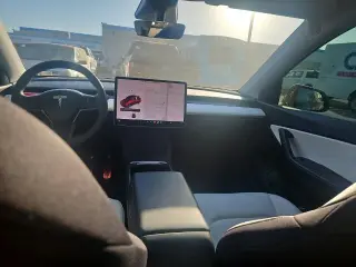 Tesla Model Y 2021 AWD Long Range 4dr Crossover