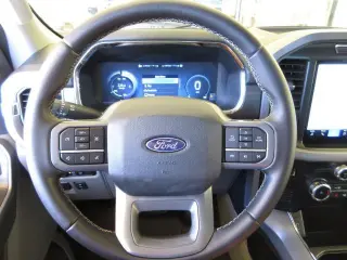 Ford F-150 Lightning 2024 AWD XLT 4dr SuperCrew 5.5 ft. SB