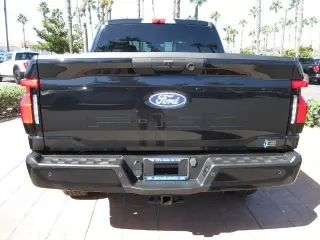 Ford F-150 Lightning 2024 AWD XLT 4dr SuperCrew 5.5 ft. SB