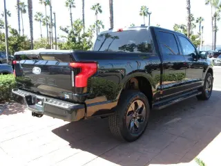 Ford F-150 Lightning 2024 AWD XLT 4dr SuperCrew 5.5 ft. SB