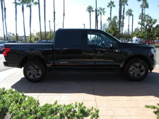 Ford F-150 Lightning 2024 AWD XLT 4dr SuperCrew 5.5 ft. SB
