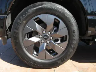 Ford F-150 Lightning 2024 AWD XLT 4dr SuperCrew 5.5 ft. SB
