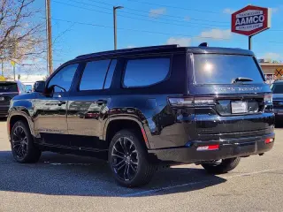 2023 Jeep Grand Wagoneer