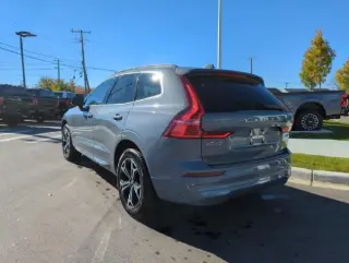 Volvo XC60 2022 AWD B5 Momentum 4dr SUV