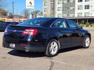 Ford Taurus 2016