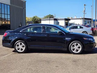 Ford Taurus 2016