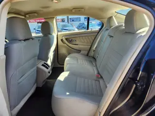 Ford Taurus 2016