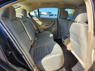 Ford Taurus 2016