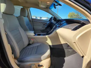 Ford Taurus 2016