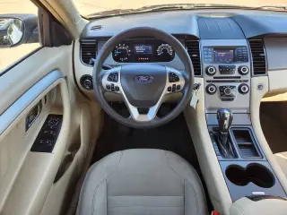 Ford Taurus 2016