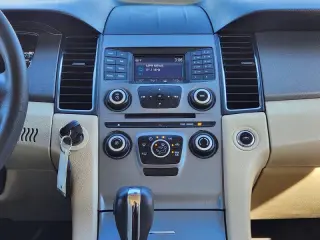Ford Taurus 2016