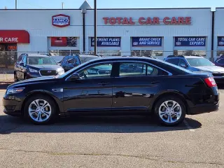 Ford Taurus 2016