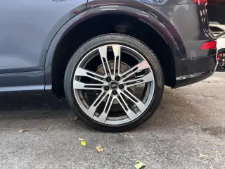 2018 AUDI SQ5