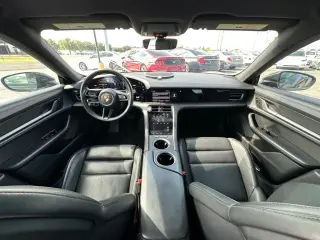 2022 PORSCHE TAYCAN