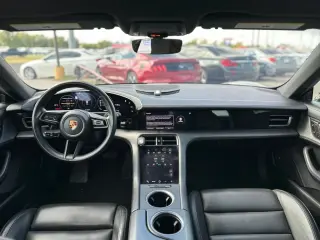 2022 PORSCHE TAYCAN