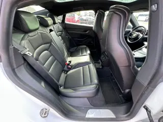 2022 PORSCHE TAYCAN