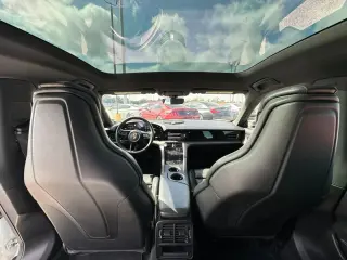 2022 PORSCHE TAYCAN