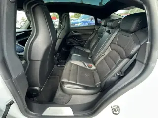 2022 PORSCHE TAYCAN