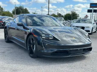2022 PORSCHE TAYCAN