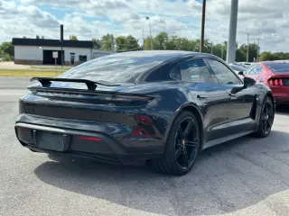 2022 PORSCHE TAYCAN