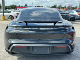 2022 PORSCHE TAYCAN