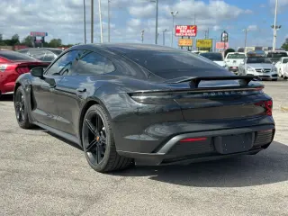2022 PORSCHE TAYCAN