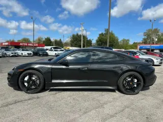 2022 PORSCHE TAYCAN