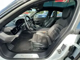 2022 PORSCHE TAYCAN