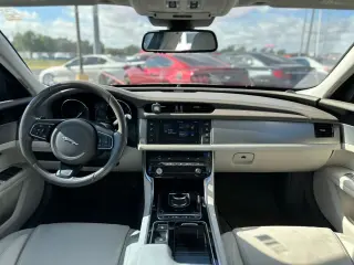 2017 JAGUAR XF