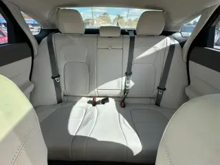 2017 JAGUAR XF