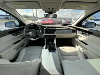 2017 JAGUAR XF
