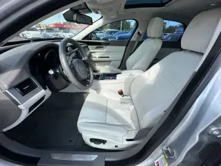 2017 JAGUAR XF