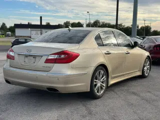 2012 HYUNDAI GENESIS