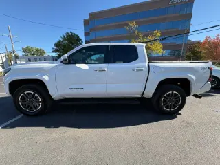 2024 Toyota TACOMA DOUBLE CAB