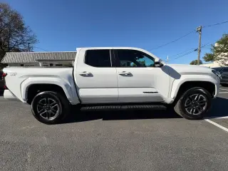 2024 Toyota TACOMA DOUBLE CAB