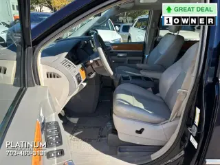 2010 Chrysler TOWN & COUNTRY