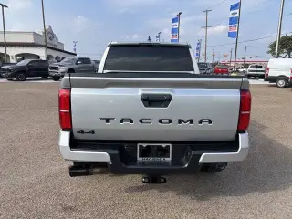 Toyota Tacoma 2024