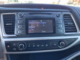 Toyota Highlander 2019 AWD LE 4dr SUV