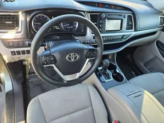 Toyota Highlander 2019 AWD LE 4dr SUV