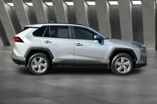 Toyota RAV4 Híbrido 2021 AWD XLE Premium 4dr SUV