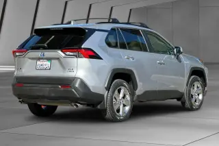 Toyota RAV4 Híbrido 2021 AWD XLE Premium 4dr SUV