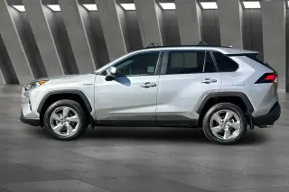 Toyota RAV4 Híbrido 2021 AWD XLE Premium 4dr SUV