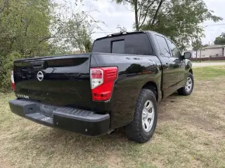 2023 Nissan Titan